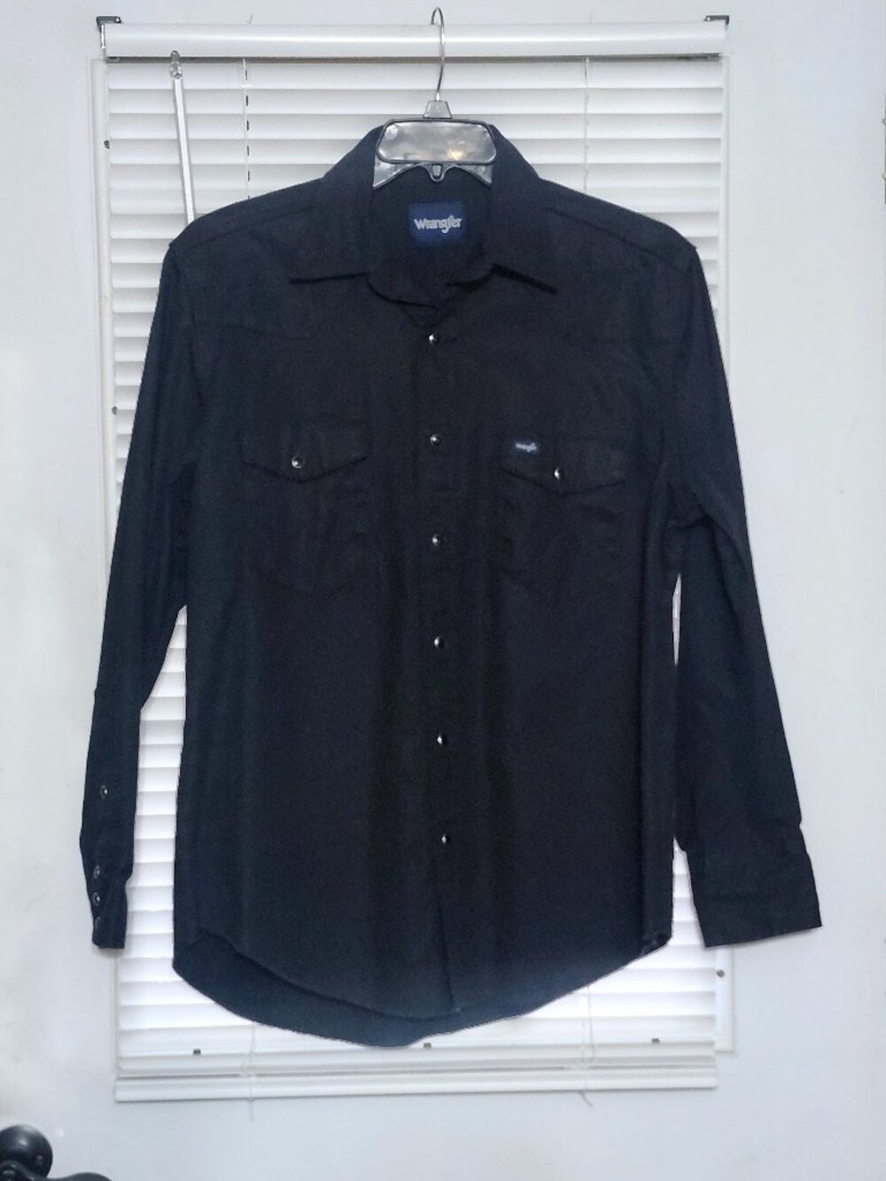 Wrangler black mans black pearl snap shirt  size  L